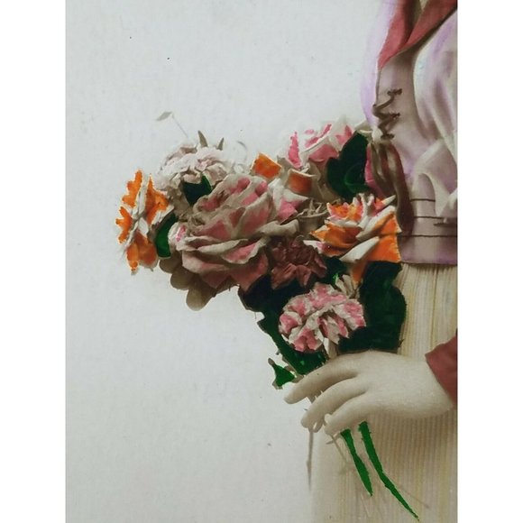 Vintage Real Photo Post Card Pretty Belgian Lady with a Handful of Flowers 1923 - Picture 3 of 9